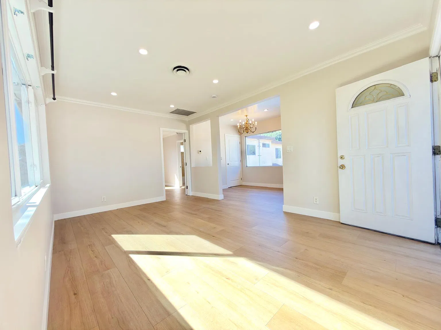 1 bed, 600 sqft, $2,100 — Photo 2