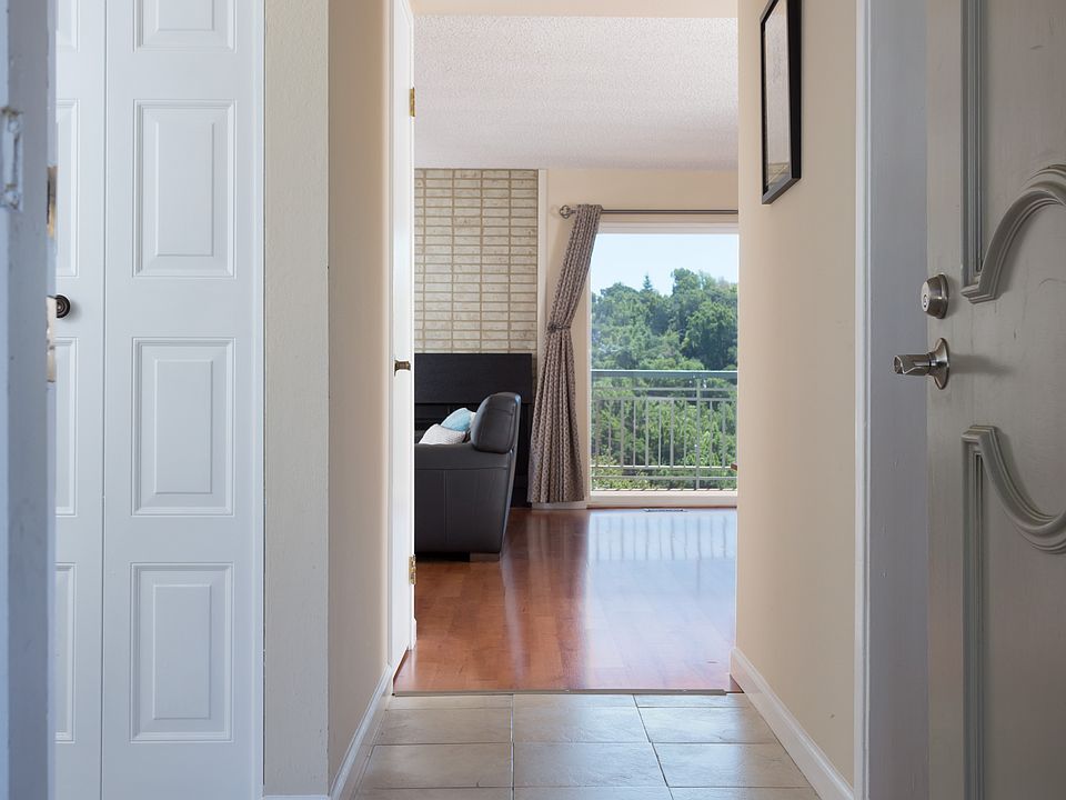 1st image of 25089 Vista Greens Ct