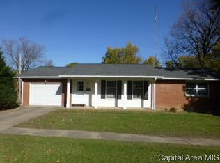 221 W Adams St, Petersburg, IL