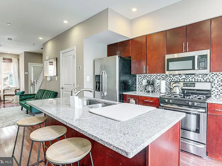 1146 S Dorrance St — Photo 5