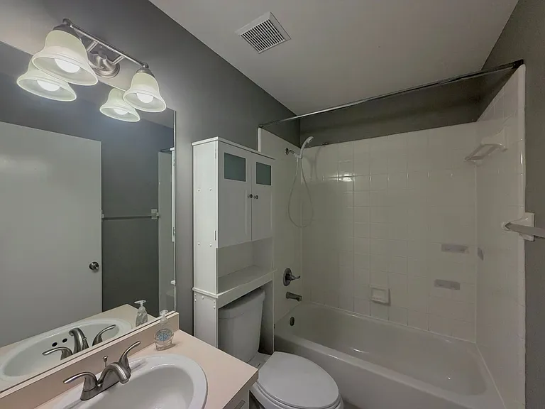 3946 NW 59th Ave — Photo 13