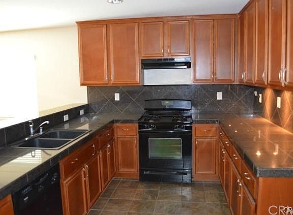 4th image of 25854 Iris Ave Unit B