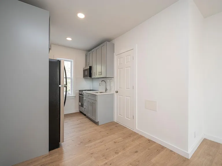 1617 Harrison St — Photo 8