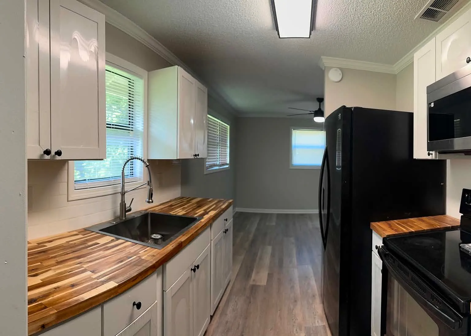 3 bed, 1434 sqft, $2,000 — Photo 2