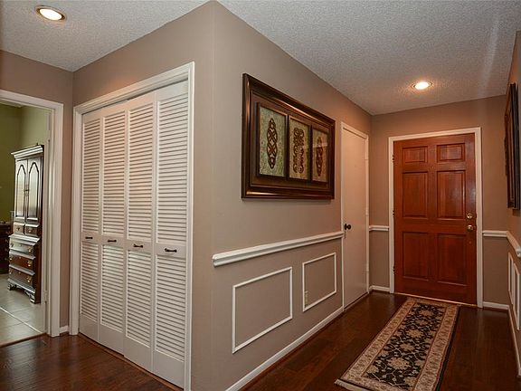 5th image of 1521 Garden Cir