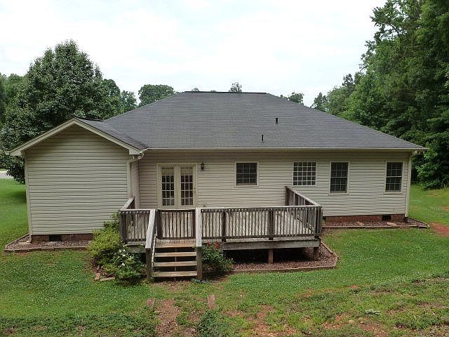 1st image of 146 College Manor Dr