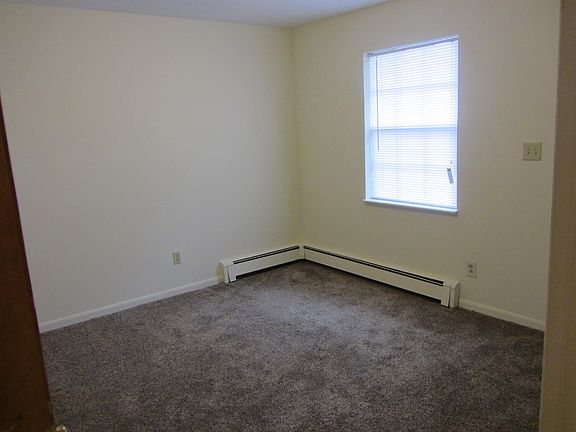 5th image of 465 S Summit St #36