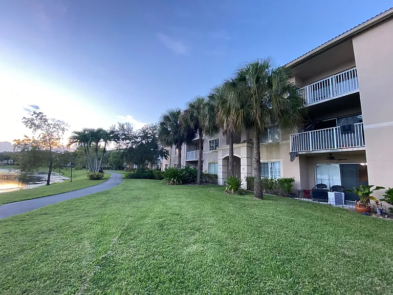 5011 Wiles Rd #207 — Photo 48