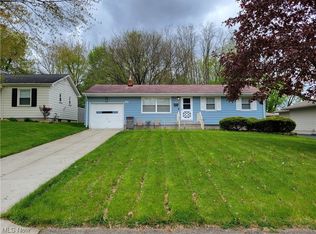 3180 Sunnybrooke Dr, Youngstown, OH