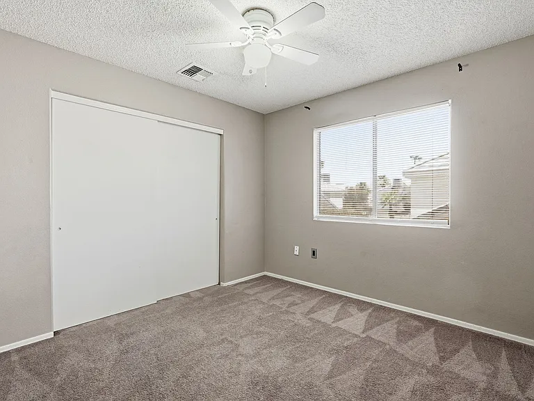 1146 N Granada Dr — Photo 27