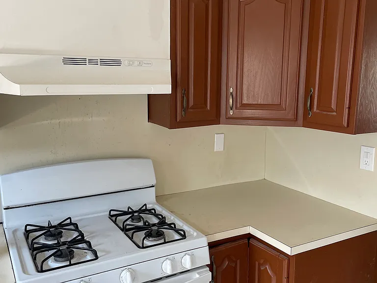 1379 E St #1 — Photo 14