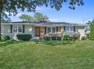 4115 Leonard Pl, Des Moines, IA 50310