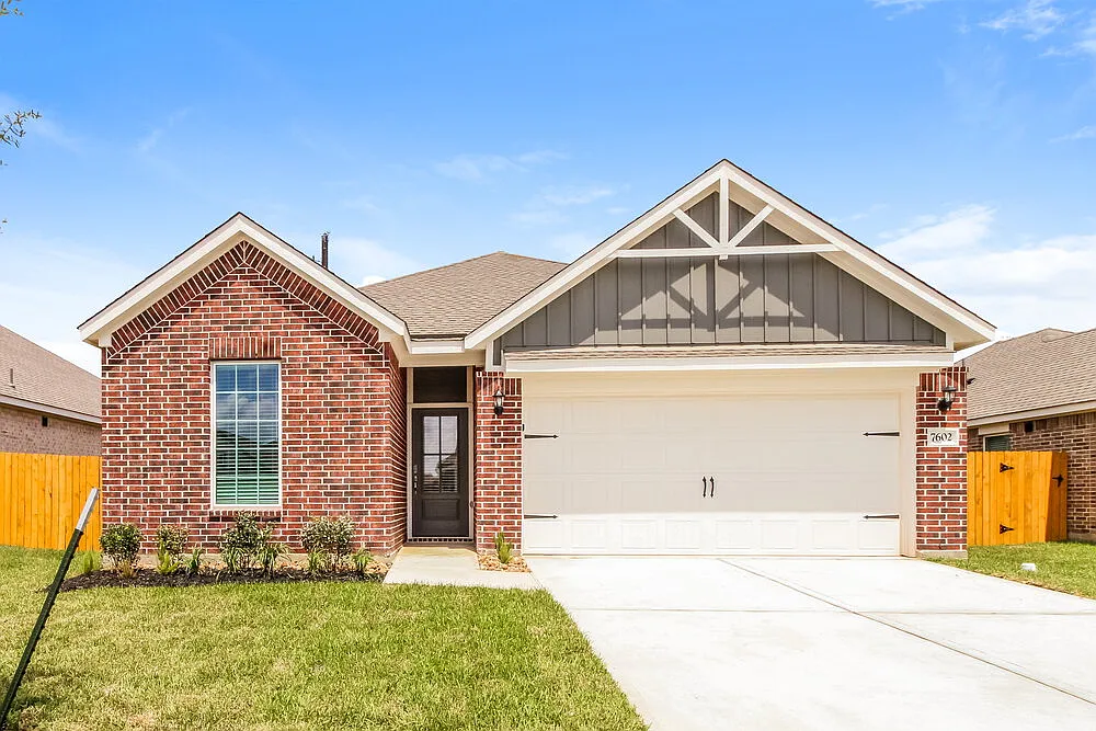 3 bed, 2.0 bath, 1620 sqft, $1,855 — Photo 1