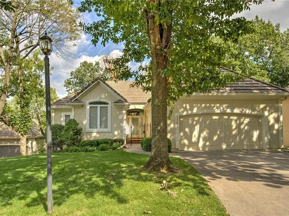 118 Teton Rdg, Lake Winnebago, MO 64034