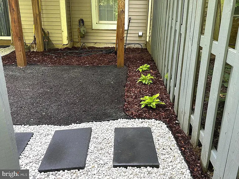 10616 Fitzgibbon Ct — Photo 19