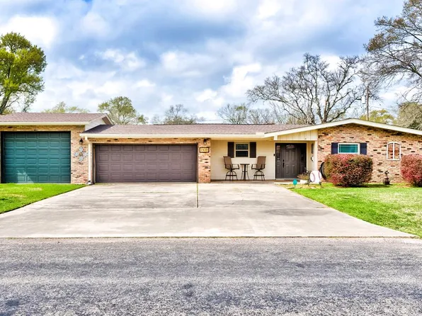 2430 15th St, Port Neches, TX 77651