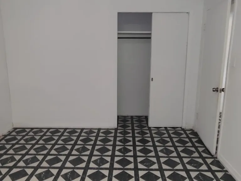 607 W Miller St — Photo 13