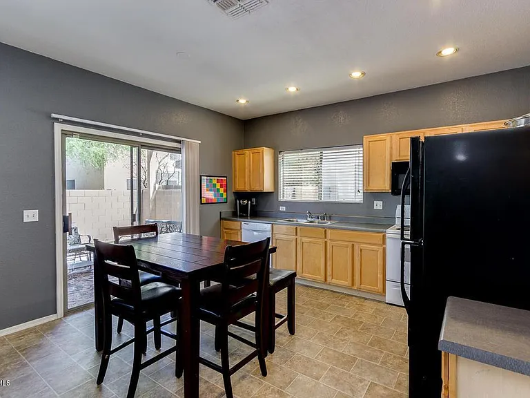 620 E Banelli Pl — Photo 14