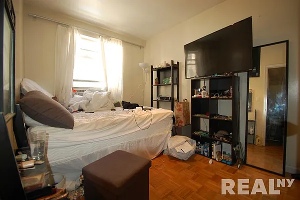 Rented by REAL New York | media 24
