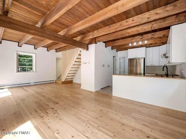 2138 Vista Cir, East Stroudsburg, PA 18302