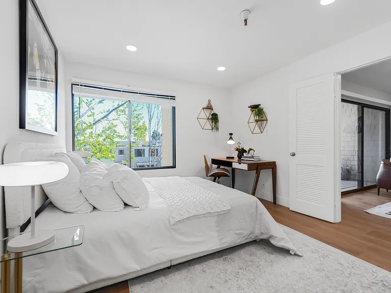 2111 Latham St #307 — Photo 40