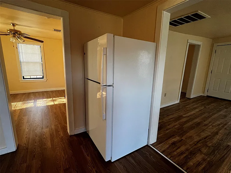 102 E Carrie Manor St — Photo 3