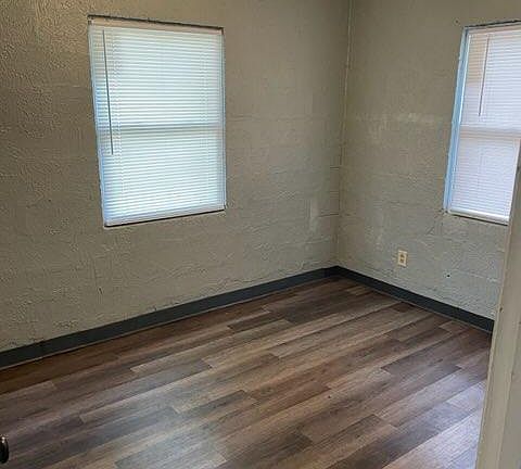 5th image of 2409 N Arsenal Ave