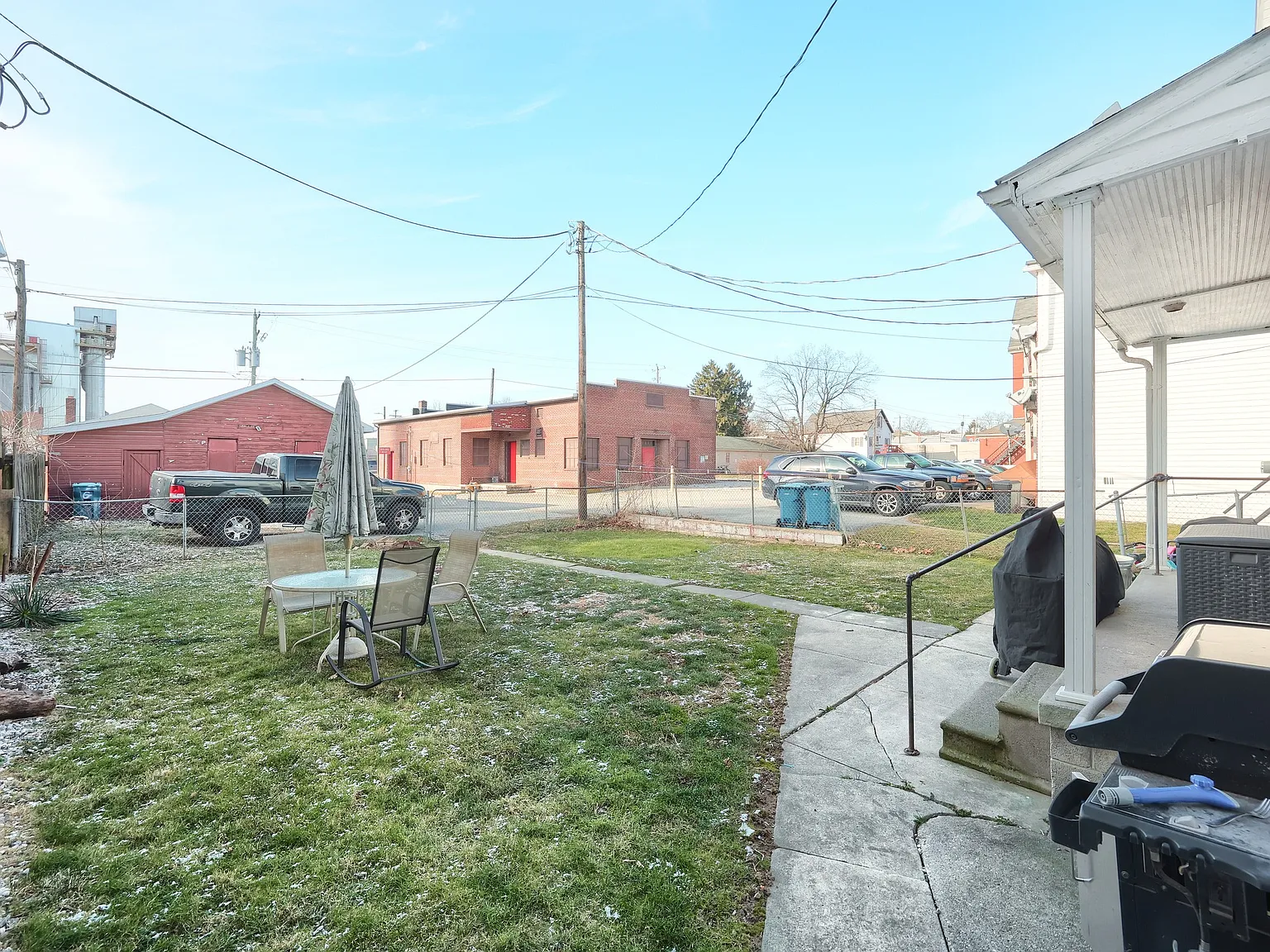 3 bed, $1,495 — Photo 3