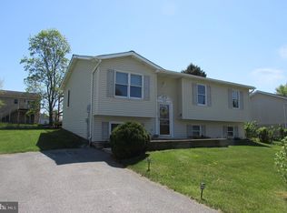 1078 Celeste Dr, Shippensburg, PA 17257