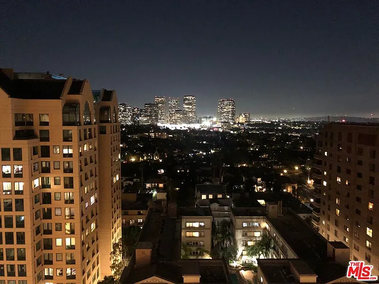 10535 Wilshire Blvd #Penthouse 1 — Photo 23