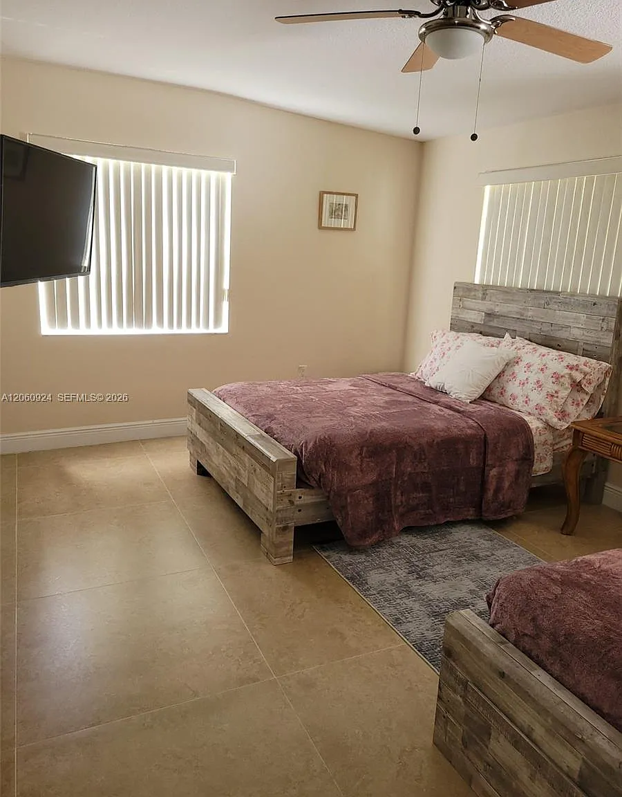 2 bed, 1.0 bath, 1000 sqft, $2,300 — Photo 4