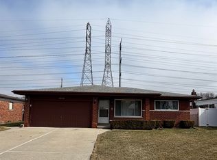 36718 Clifford Dr, Sterling Heights, MI 48312