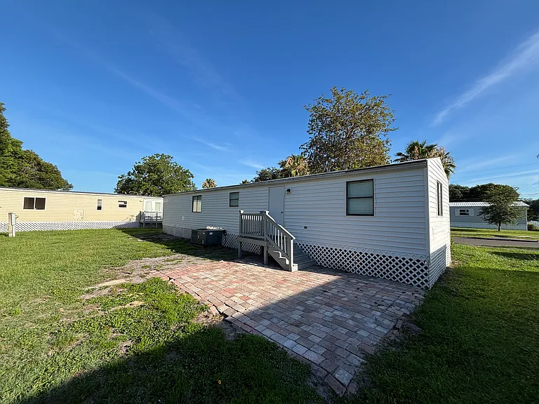 4631 Dunkeld Ave — Photo 3