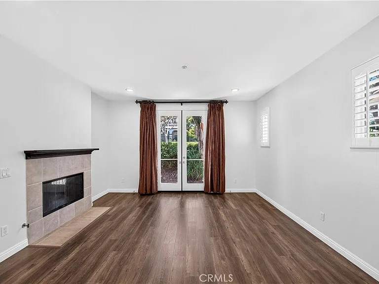 1300 McFadden Dr — Photo 4