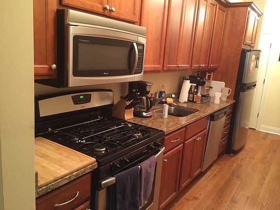 4th image of 2706 W Ainslie St #3