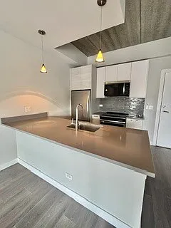 2407 W Eastwood Ave #410 — Photo 4