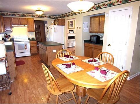 You're sure to love this 3BR/2.5BA loft home featuring a great open floor plan and lots of space all nestled on a nicely landscaped lot!