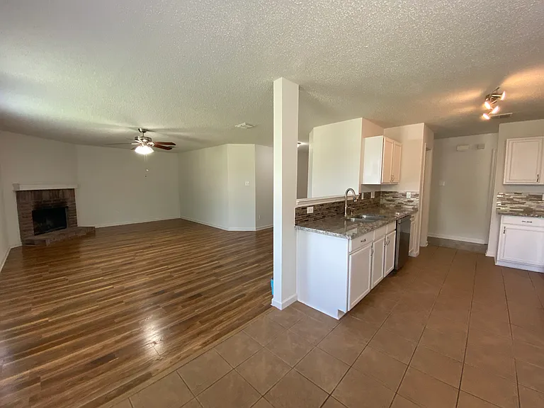 618 Marbury Way — Photo 5