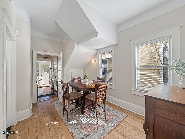 308 Dock St #LOWER — Photo 20