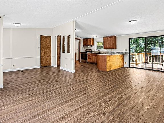 3rd image of 524 Silver Valley Rd