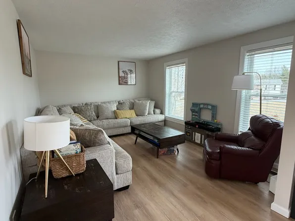 1060 Stafford Dr, Christiansburg, VA 24073