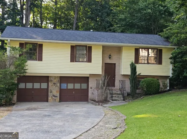 109 Laurel Ct, Peachtree City, GA 30269