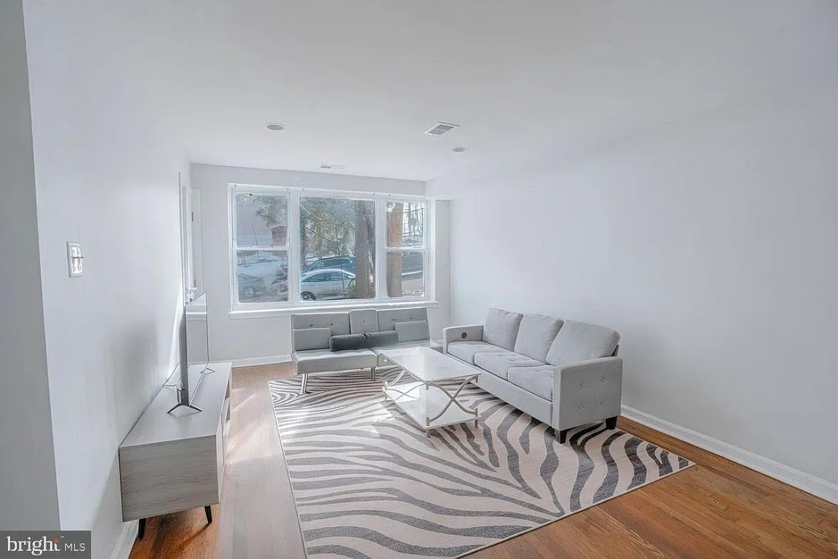 32 Varnum St NE — Photo 3
