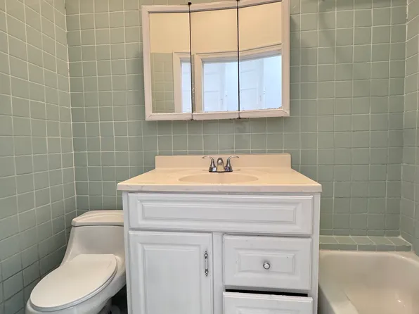 (undisclosed Address), Woodhaven, NY 11421