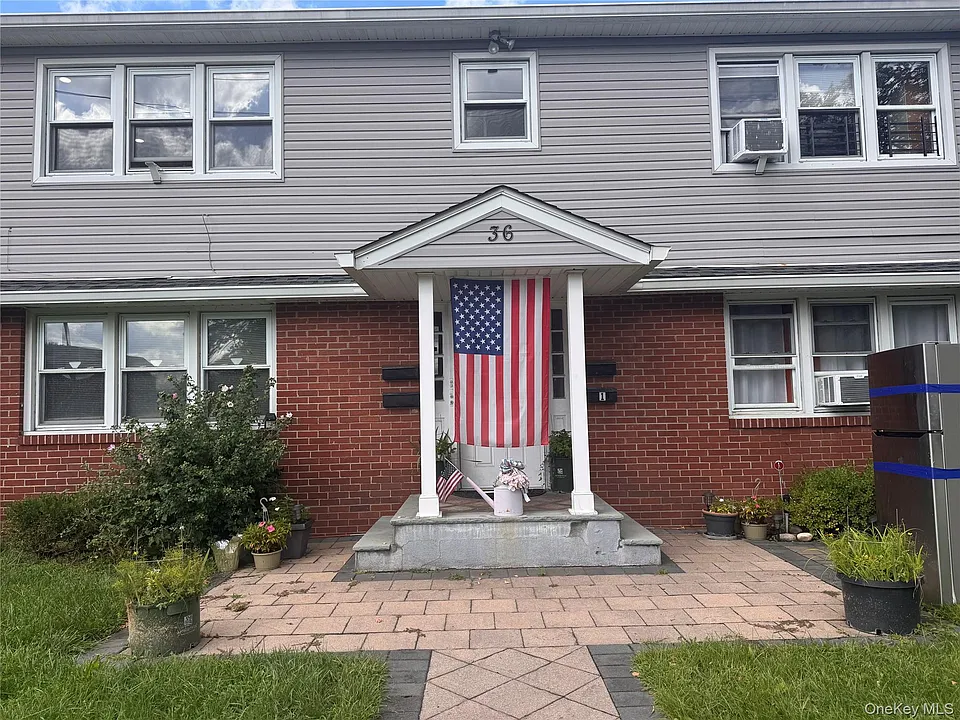 36 Congers Rd #4