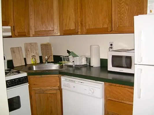 Rented by City Connections Realty | media 48