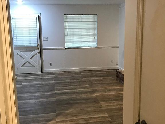 3rd image of 7619 Monrovia St