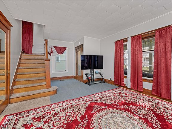 4th image of 363 Melville St