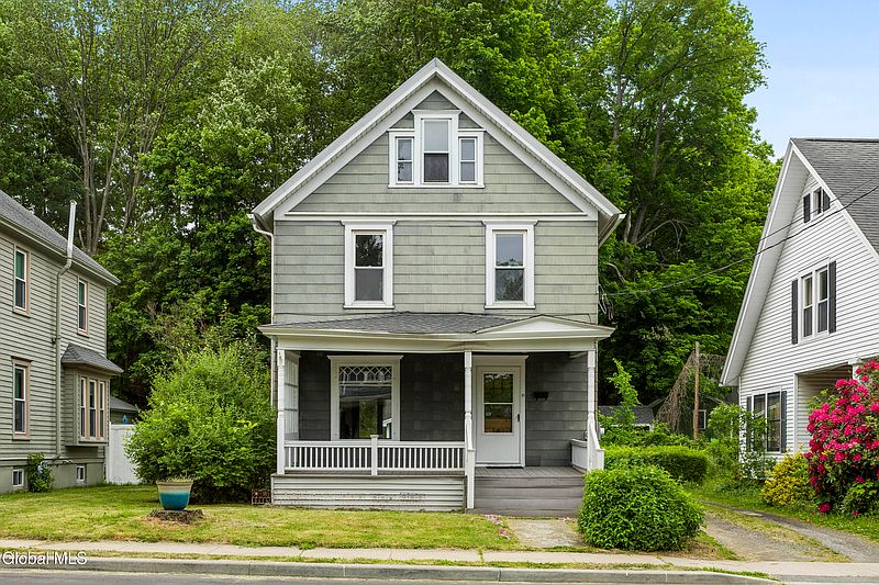 5th image of 15 Tilton Avenue