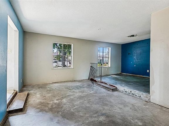 4th image of 5701 Ruth St